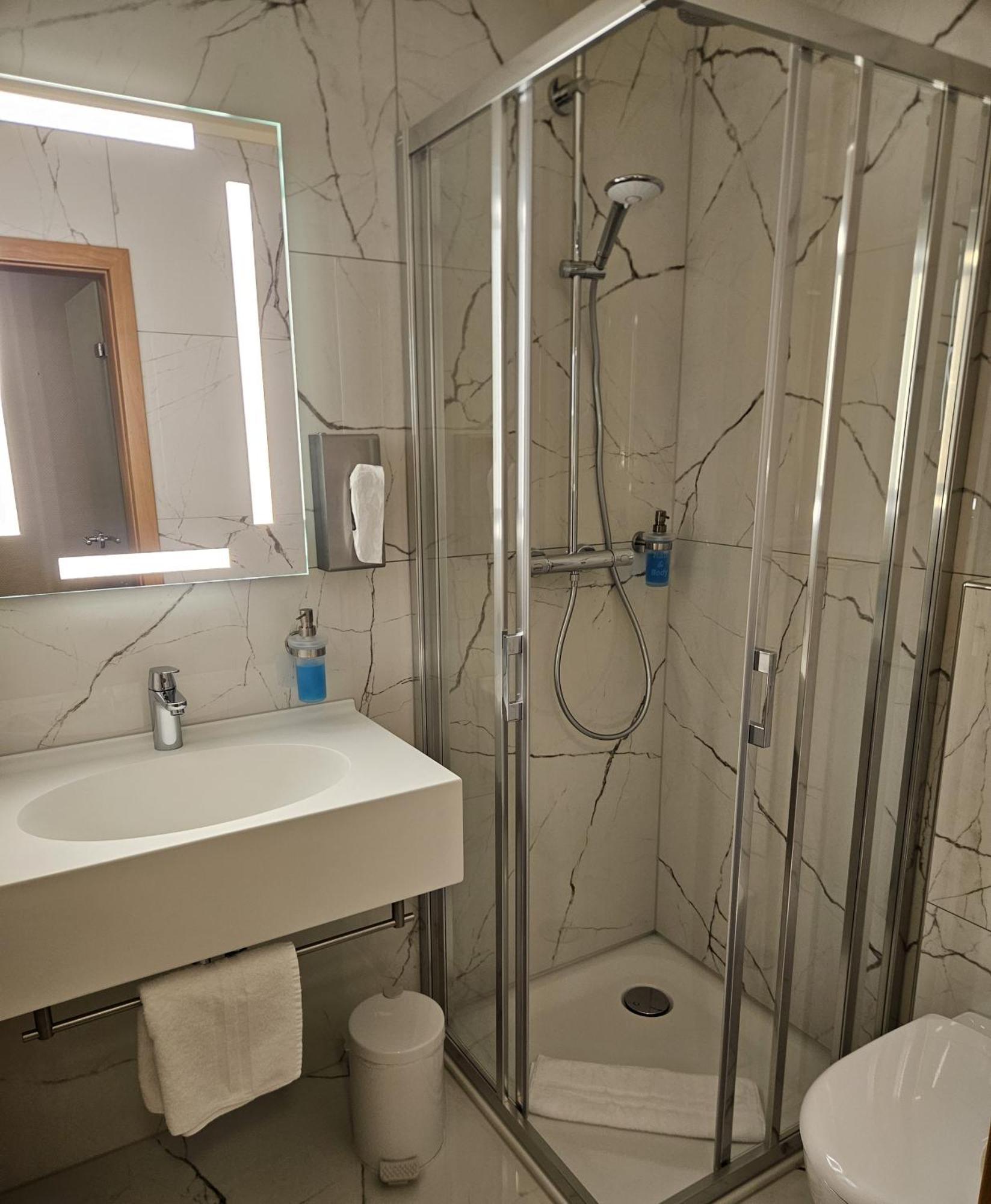 Hotel Hessischer Hof ميلسُنْغِن المظهر الخارجي الصورة